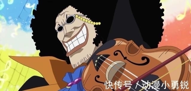 鹰眼|海贼王:布鲁克隐藏剧情,大战过鹰眼,鄙视过罗杰,打脸过红伯爵
