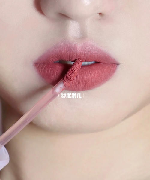 4月里的樱花粉,涂在嘴上也太嫩妹了吧