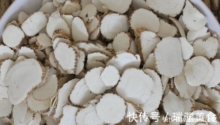 炖羊肉时,记得加入“白橙黄”,汤汁鲜香清亮,羊肉鲜嫩无膻味!