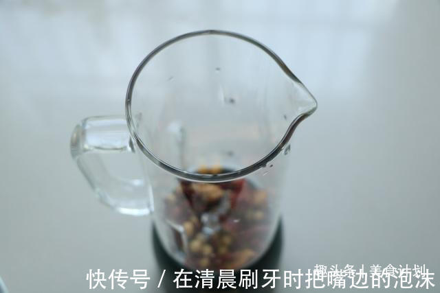 15分钟的懒人早餐，连吃3天都不腻，营养丰富元气满满，孩子爱吃