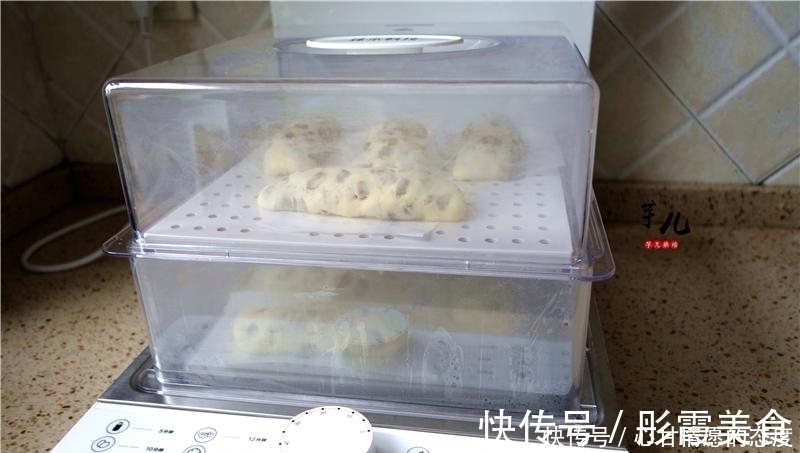 酵母|红豆别熬粥了，和面团里一蒸，暄软香甜比面包还好吃，家人吃不够