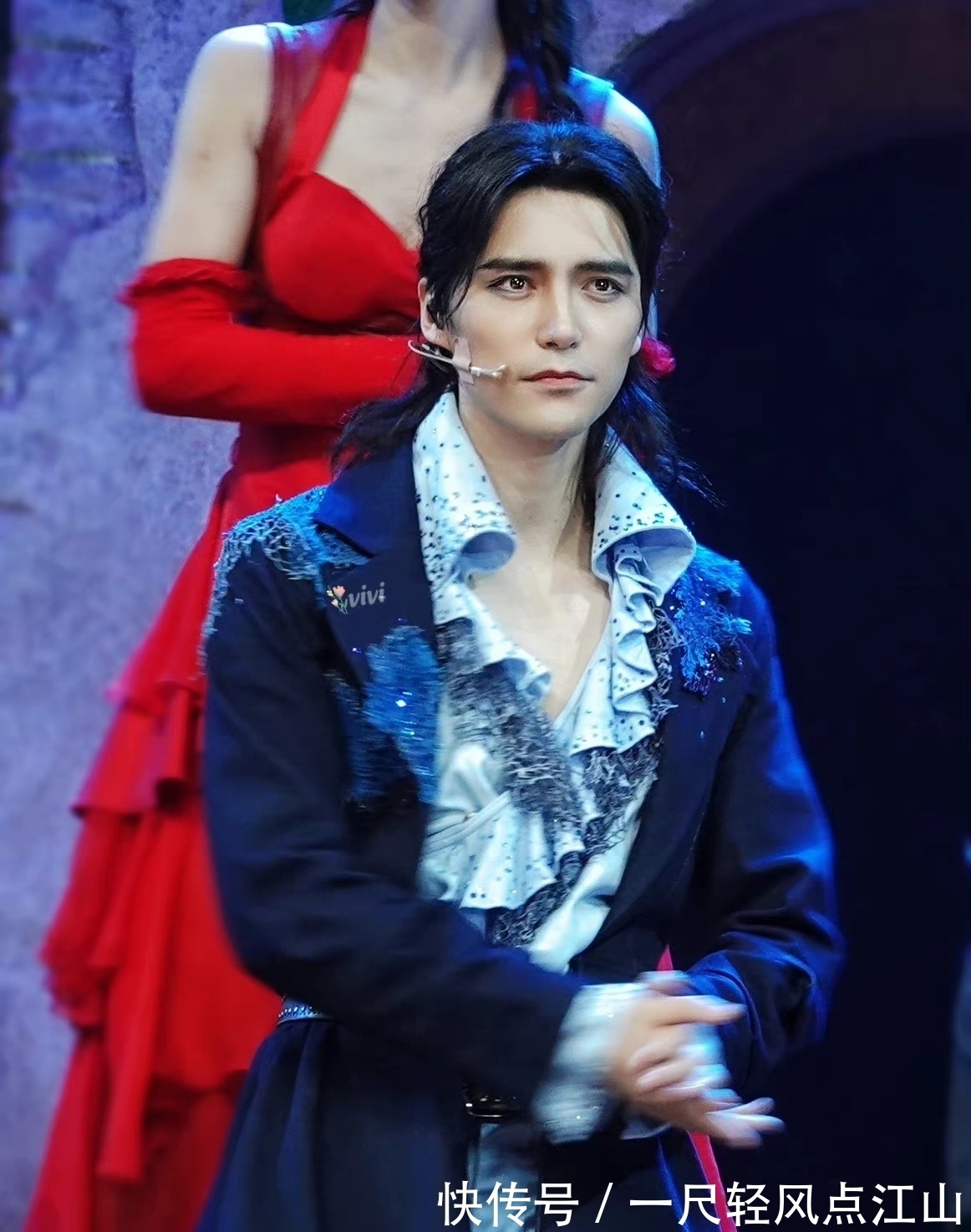 古典$他就像一幅古典的油画一样,真好看!