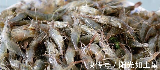 小河虾这道菜千万不要被你老婆看见了，要不然家里米饭要遭殃咯！