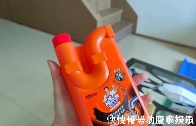 洁厕灵|日本动漫太扯淡,徒手把碳捏成钻石,网友们纷纷玩起了梗