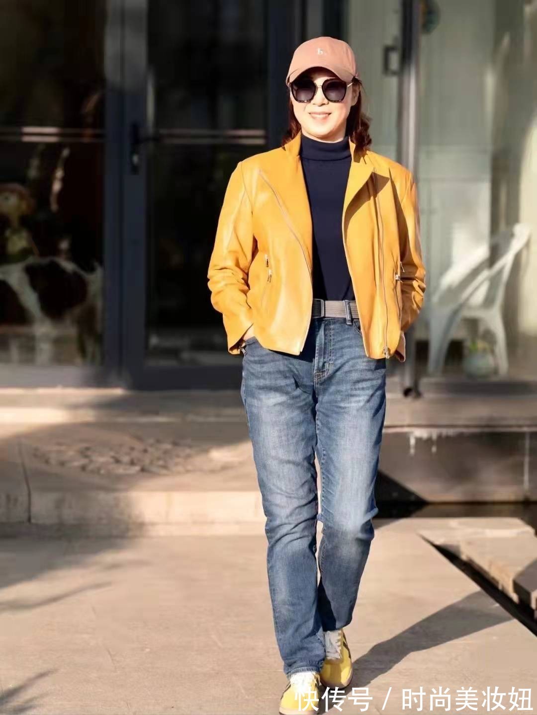 皮衣 终于找到适合60岁的“皮衣”搭配,8套不重样的穿搭,时尚减龄