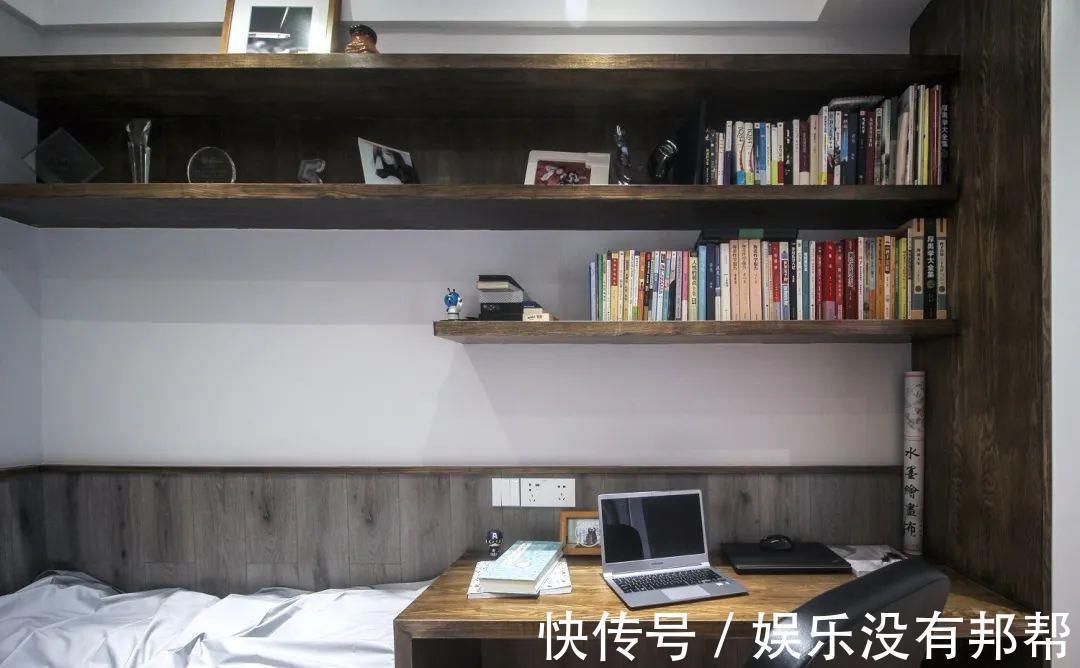 小户型|用一面墙打造一个书房,小户型有个书桌就够用了!省了整整一间房