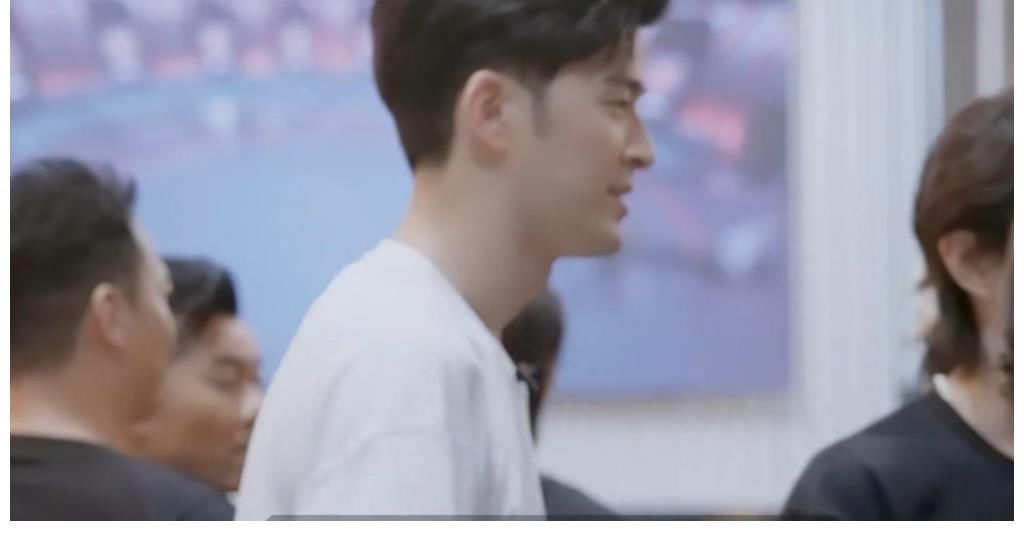 比赛|重看《哥哥》第一期,我发现三个细节,左右了整季比赛的走向