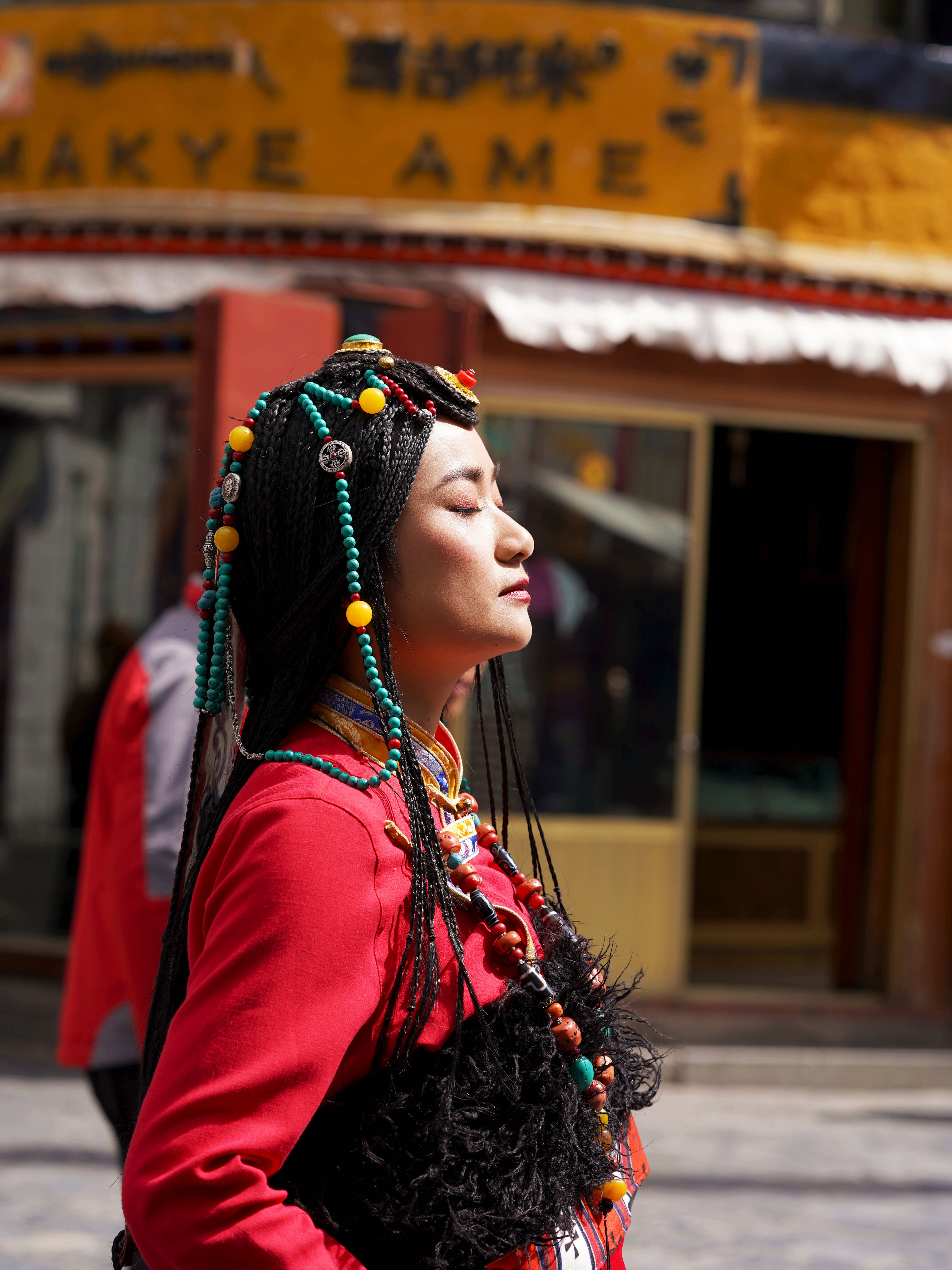 大昭寺|【80天单人单车环藏之旅】观览佛教圣地大昭寺，八廓街猎摄盛装美女