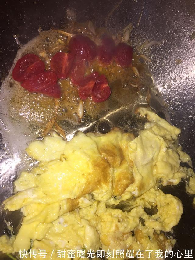 2把干挂面，1碗料汁，也能分分钟做“焖面”，家人都爱吃