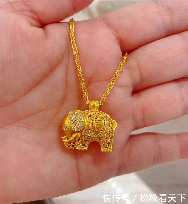 黄金首饰 很多品牌的黄金首饰很土气,国内什么品牌比较时尚潮流,周大福!