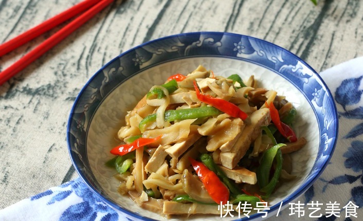 菜市场|2碗米饭都不够的下饭菜，不到十分钟就出锅，解腻去油又营养