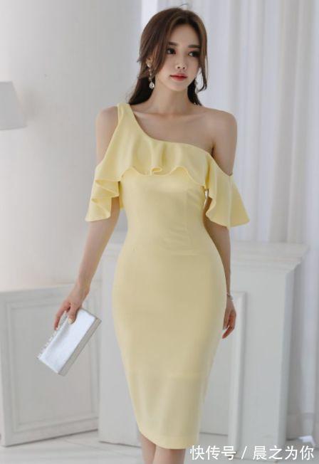 高挑 -青春灵动的紧身裙美女,秀出纤细高挑的身材,真漂亮!