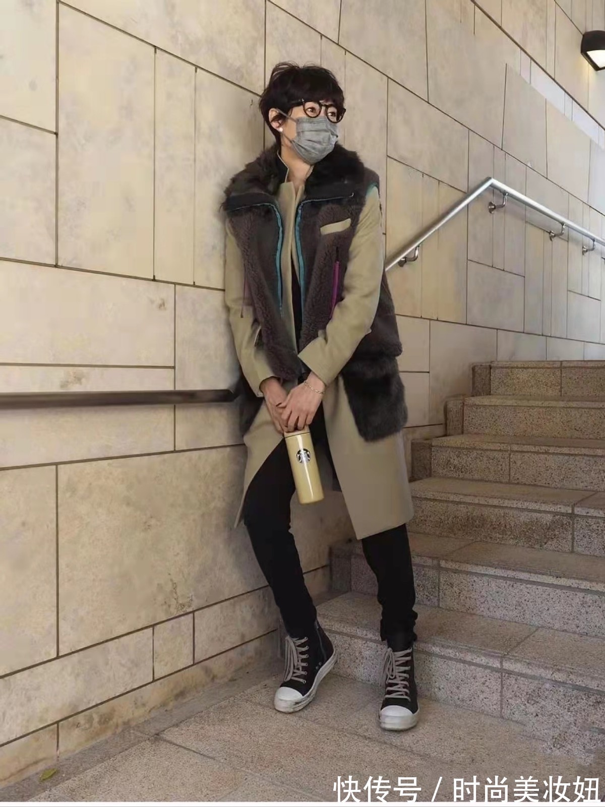 风衣 50岁女人穿衣越简单越高级,分享日本主妇穿搭,照穿优雅大气