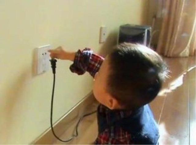 熊孩子|“亲生的,没办法退货了”,熊孩子捣乱的一组图走红,养个娃真难