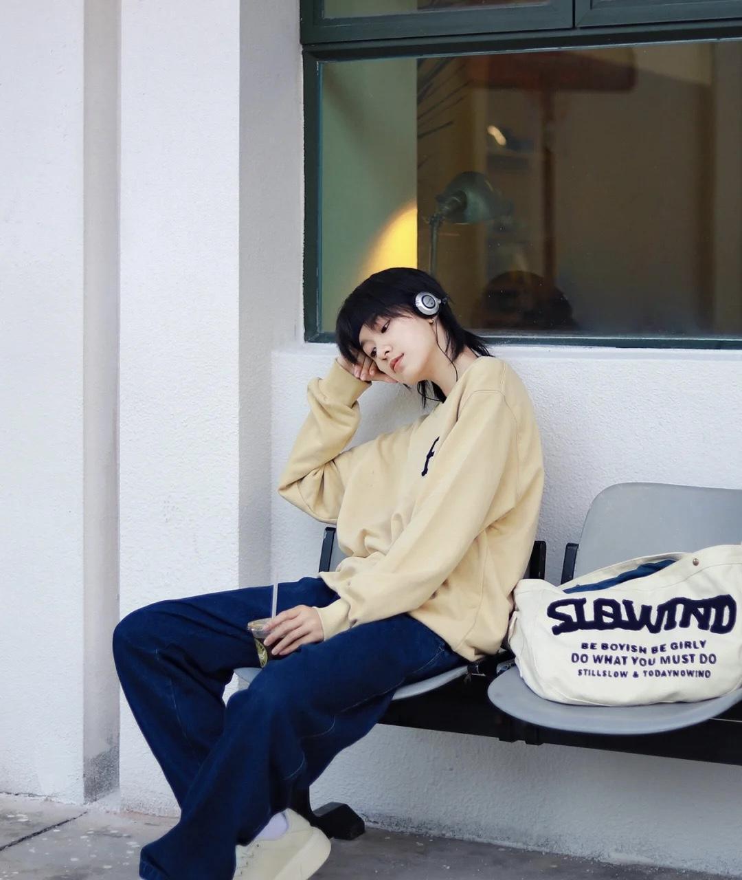 温暖|小个子女生这样穿卫衣,让你冬日也温暖又洋气,休闲感满分!