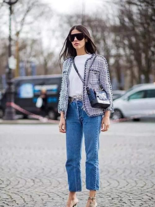 ?最近火了一种穿法叫：“小香风外套+裙子”，时髦高级还显瘦