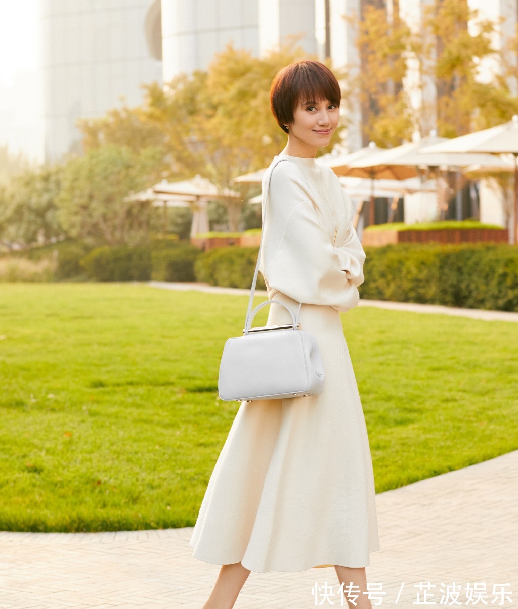 fashion 女人不管剪什么发型，尽量别剪这“3种”发型，容易显得没档次！