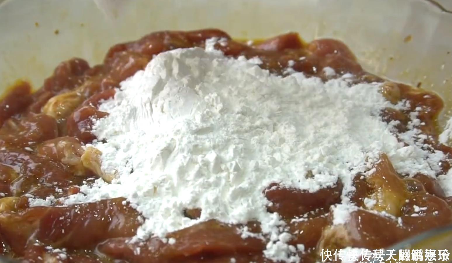 年夜饭必备酥肉,不加面粉不加水,外脆里嫩,放凉了吃也很脆