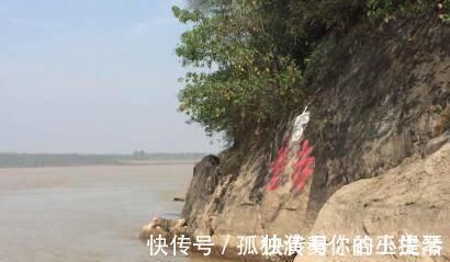 唐诗三百首&苏轼最经典的怀古词作,豪情万丈笔锋犀利,开篇就是千古名句