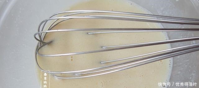 有糯米粉试试这么做,简单搅一搅,酸甜软糯,百吃不厌