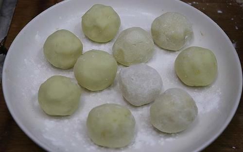  绵软|土豆试试这个新吃法，富贵黄金球，细腻绵软，酸甜好吃寓意好