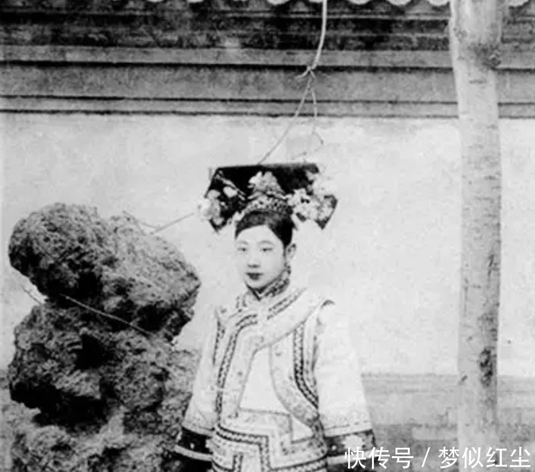 罕见|晚清罕见照片,图一是慈禧的干女儿,最后一张是溥仪和婉容的婚床!