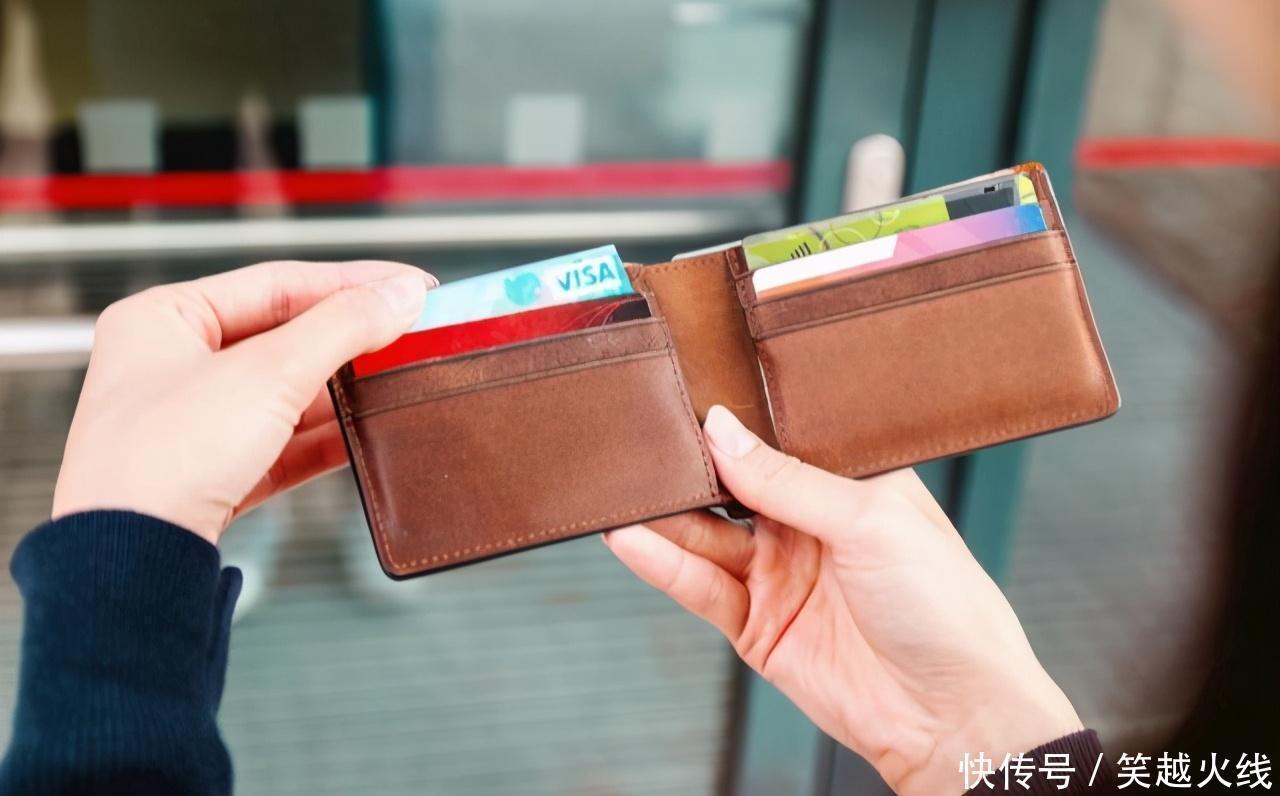 女生|女生们的包包里到底装了些什么东西经过我了解发现,真不一般