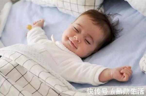 宝宝|孩子小时候常跟这两类人睡觉,长大后会变得很优秀,是宝宝的福气