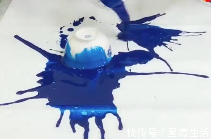颜料!美术生一边泼墨一边画画,一看到这个瓷碗,我就觉得没那么简单