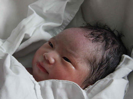 宝宝|宝宝出生后,眼睛啥时候睁开?睁眼早晚和智商有关?家长提前了解