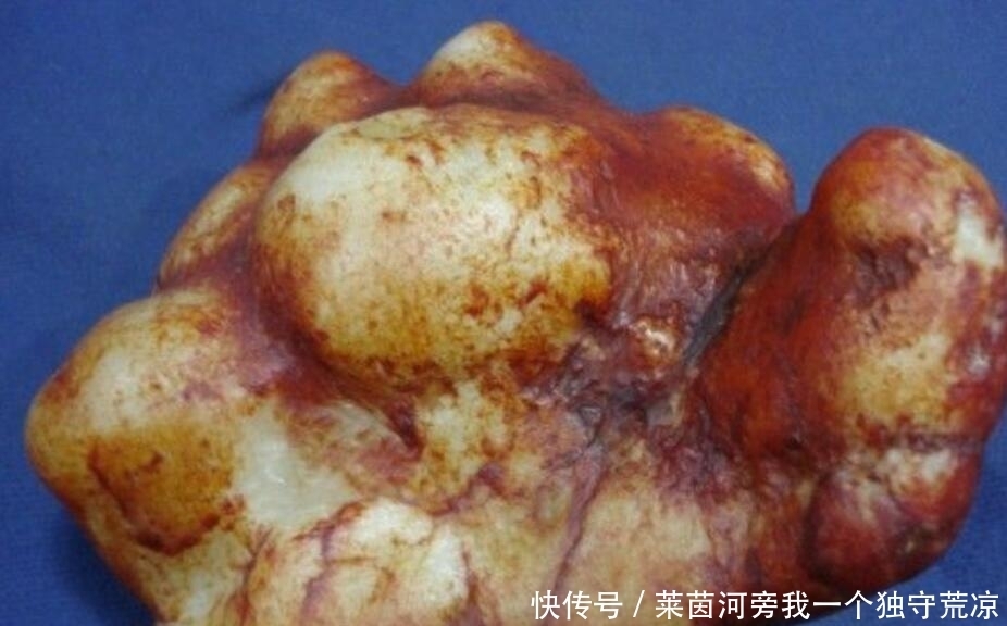 挖到|村民锄地时挖到一“姜状石头”,洗干净后卖出10万元