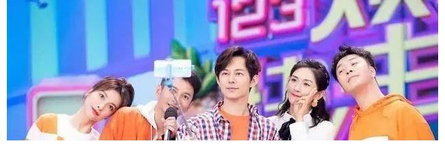 芒果台叫停快本有何用意？李成儒心直口快揭老底，何炅再次背锅