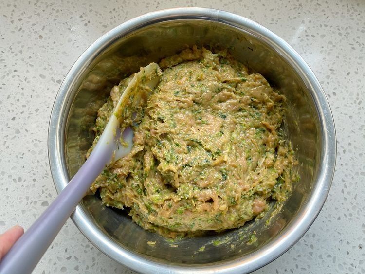 秋天吃饺子不能错过白菜猪肉馅，鲜美可口，价格还便宜