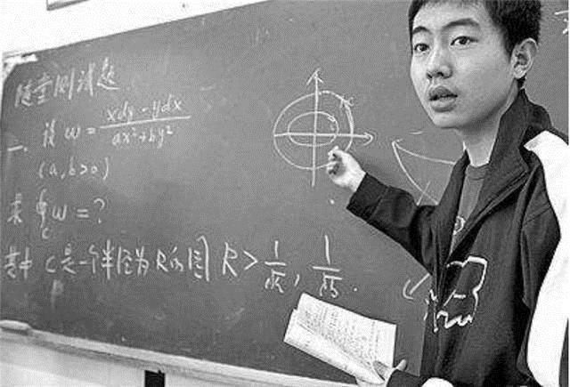 他18岁读博士,是未来的诺奖天才,晚年陨落说后悔加入少年班