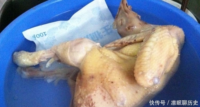 好吃|做白斩鸡,直接下锅煮就错了,大厨教你一招,保证鲜嫩好吃还入味