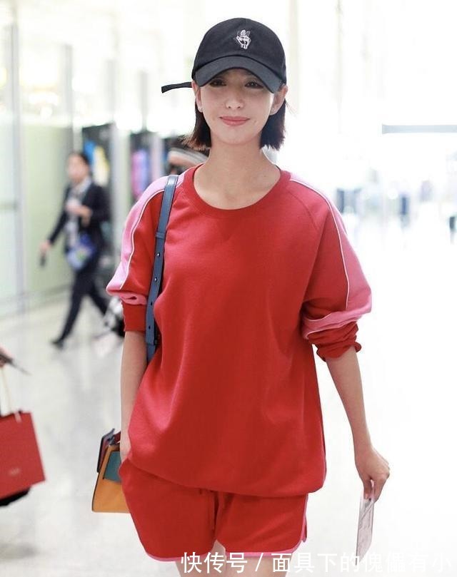 大长腿|佟丽娅真是太美了,一身红色运动套装休闲舒适,“漫画腿”抢镜!