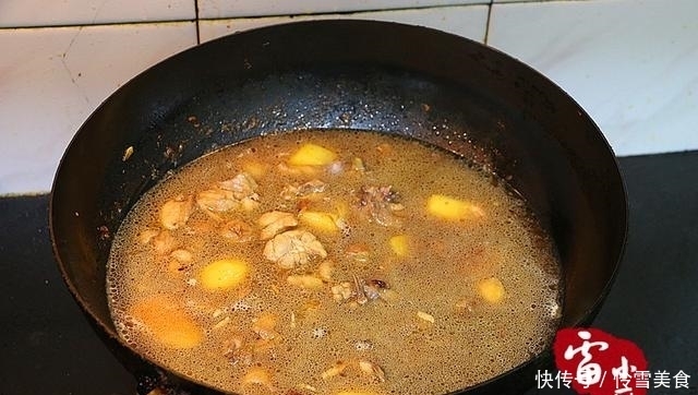 土豆别再炒丝了,像我这样烧,味道比鸡肉好!