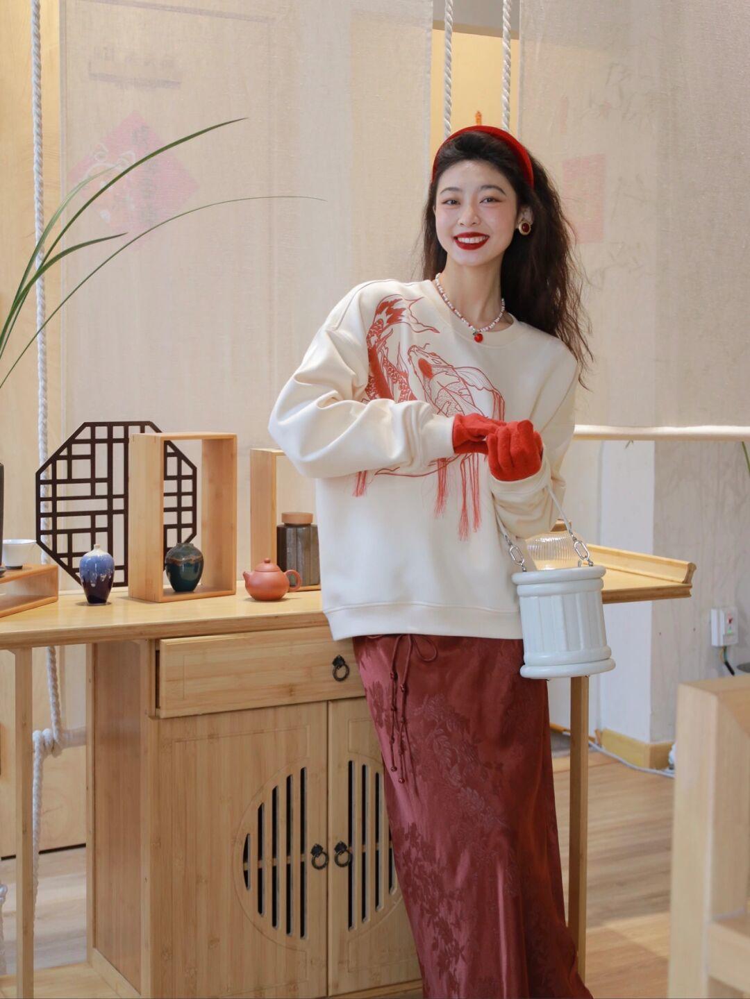 新年 这些才是“卫衣”的正确打开方式,简约宽松又有气质,时髦百搭