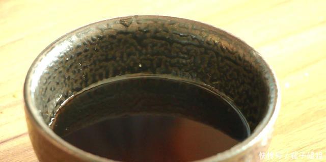  老少皆宜|经典肉菜糖醋排骨，浓油赤色甜咸适中，吃起来油而不腻老少皆宜