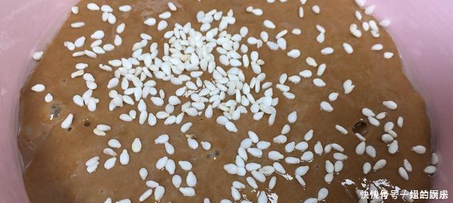 自从做了这个面食,连面包都省了,手不沾面,筷子一搅,松软香甜