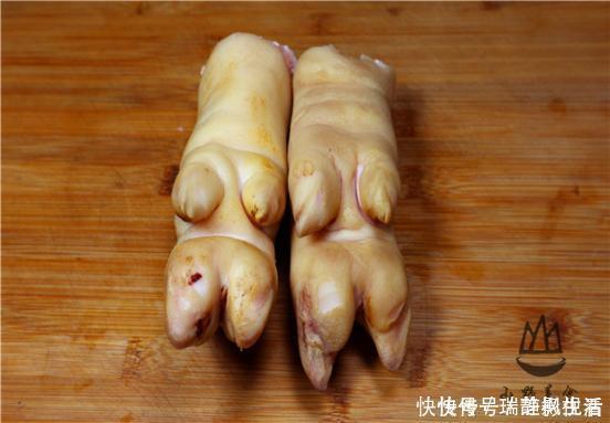 脚趾|买猪蹄时,挑“前蹄”还是“后蹄”?老屠夫:差距太大,别买错了