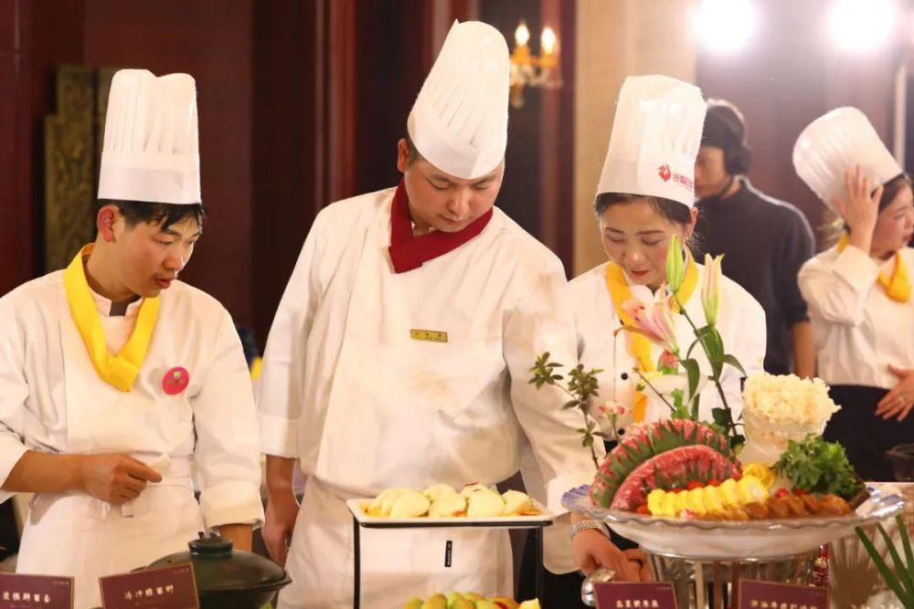  餐桌|12月8日，金龙玉凤这场餐桌盛宴让我大开眼界！