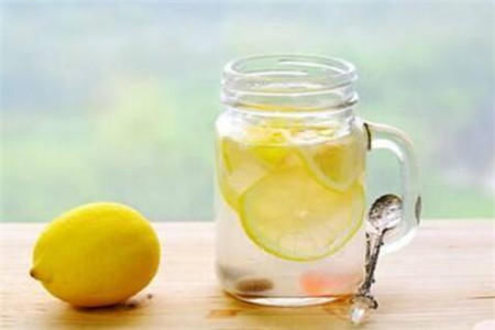 柠檬片泡水的五大功效