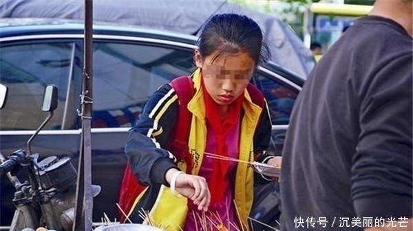 家长|吃一次等于吃一个塑料袋的食物,很多家长仍给娃吃,医生无知