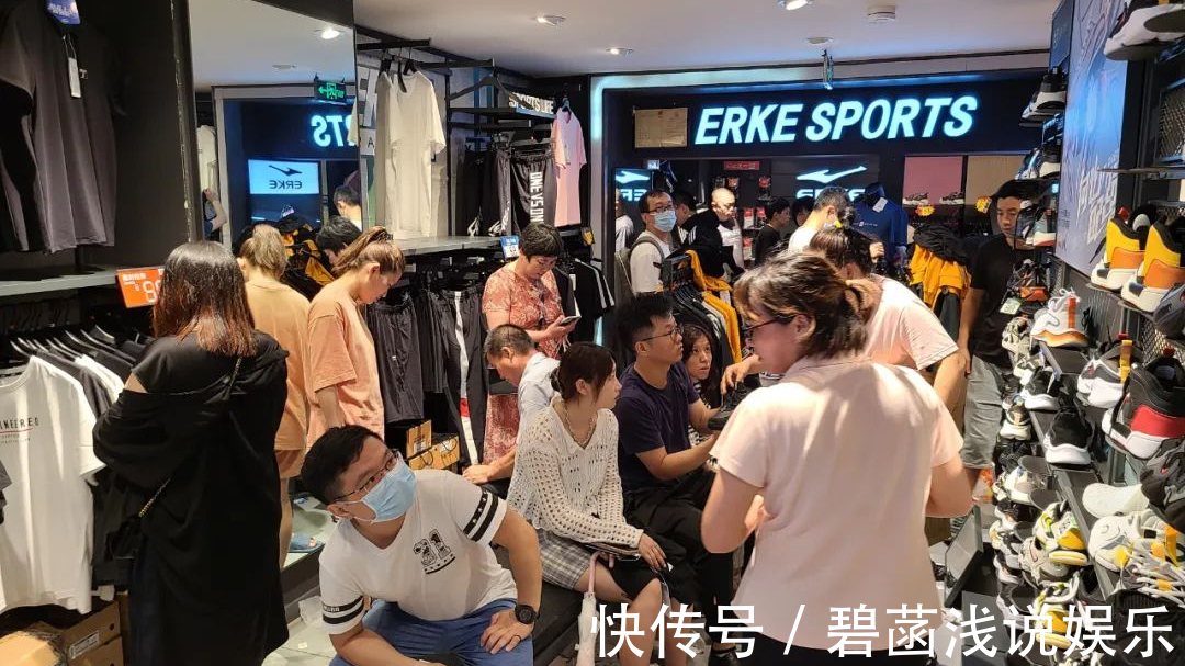 捐款 大卖2亿后,有人要退货?鸿星尔克被“出圈”,问题随之浮现