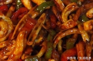 疫情期间做,外酥里嫩,鲜香可口,滋味丰富,尤其小孩子最喜欢吃