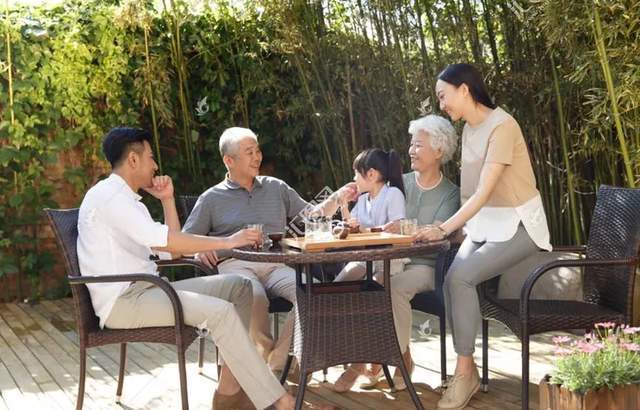 院墅$一家人的“心院”:空间自由灵动,给生活多些惊喜