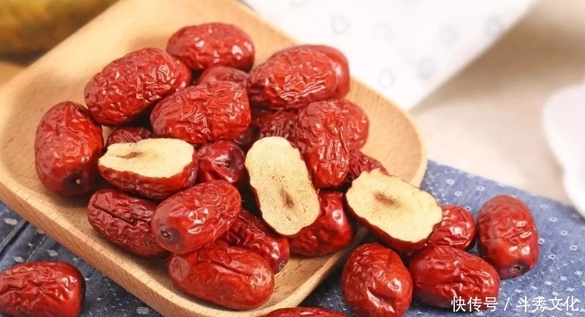 一起吃|红枣虽养人，但和它一起吃就是找病，尤其是爱吃红枣的要知道！