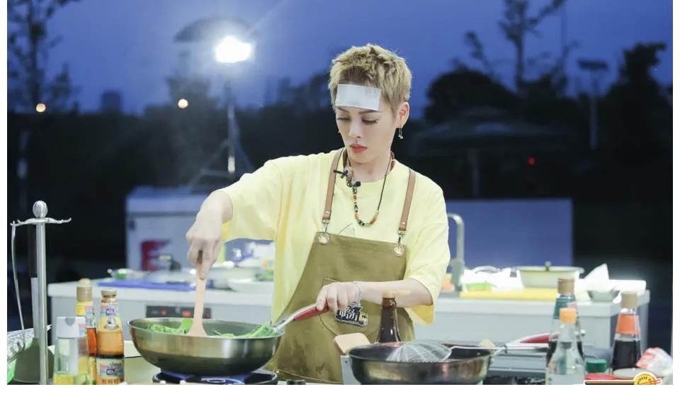 黃曉明|《中餐廳》第二期爆了？龔俊笑聲太魔性、寧靜變臉超快，收視穩(wěn)了