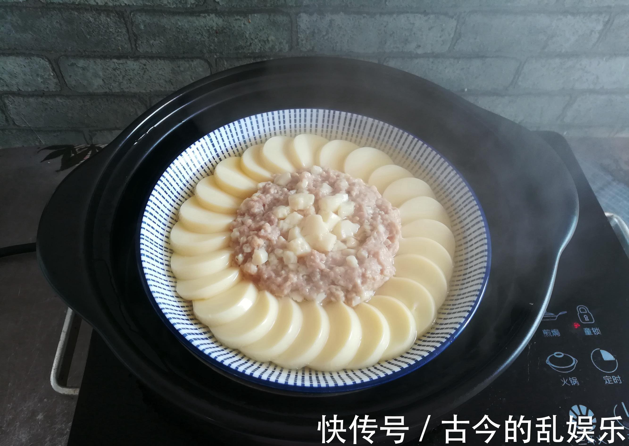 猪肉|夏天就爱吃这菜，无油少盐营养高，简单一蒸，上桌汤汁都不剩
